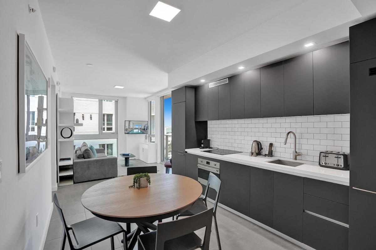 In Downtown 1br Apartment *